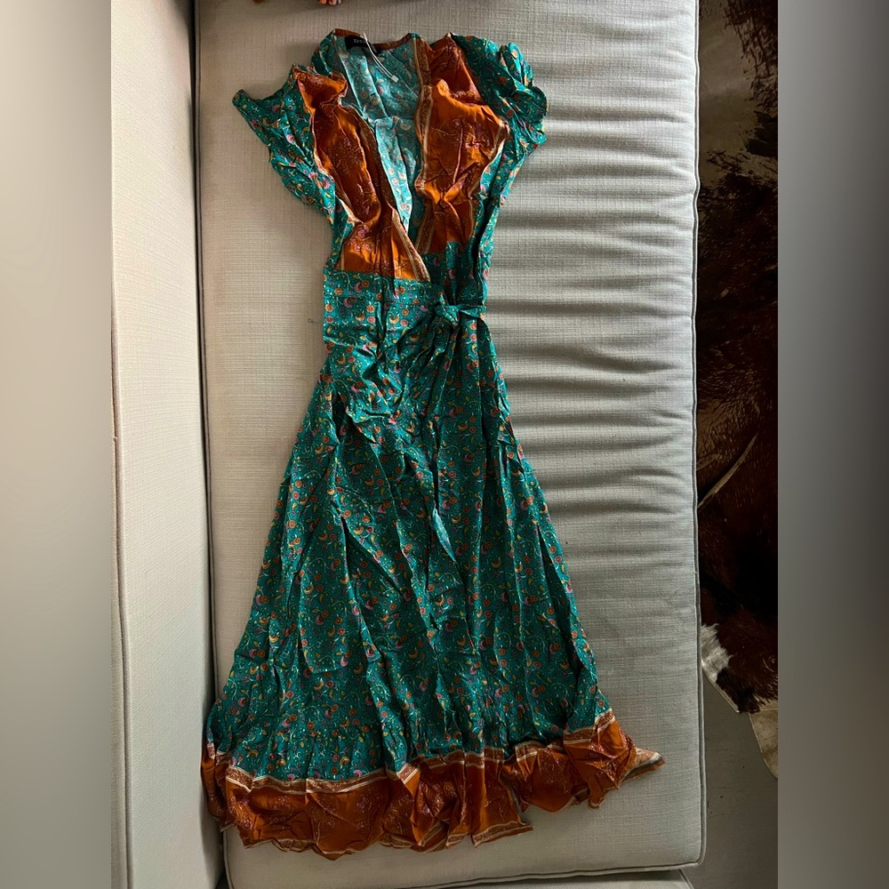 Never worn floral wrap dress XS-S